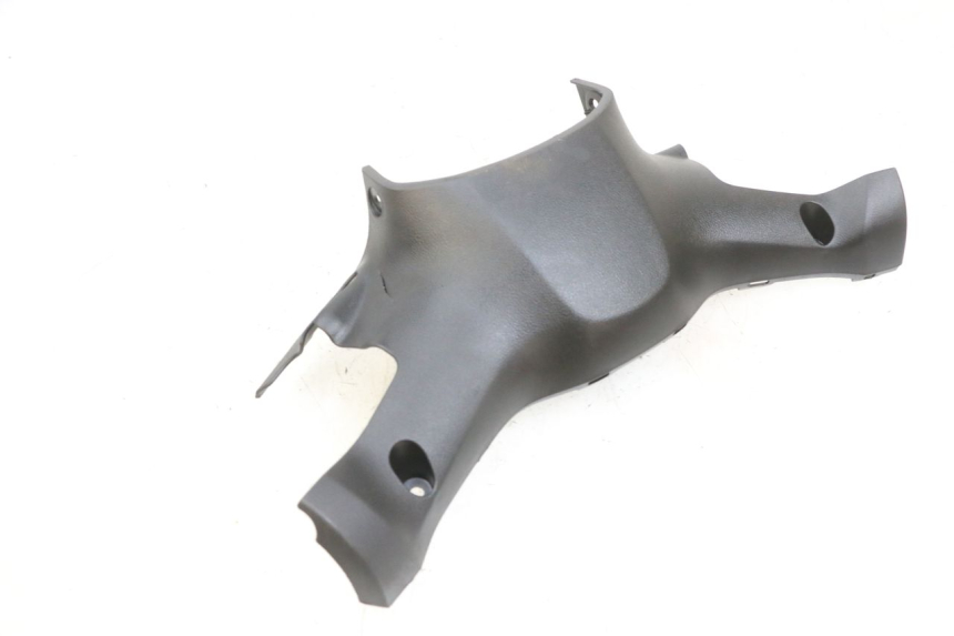 photo de OSŁONA TYLNEJ KIEROWNICY YAMAHA TRICITY 300 (2020 - 2024) - Szczegół części