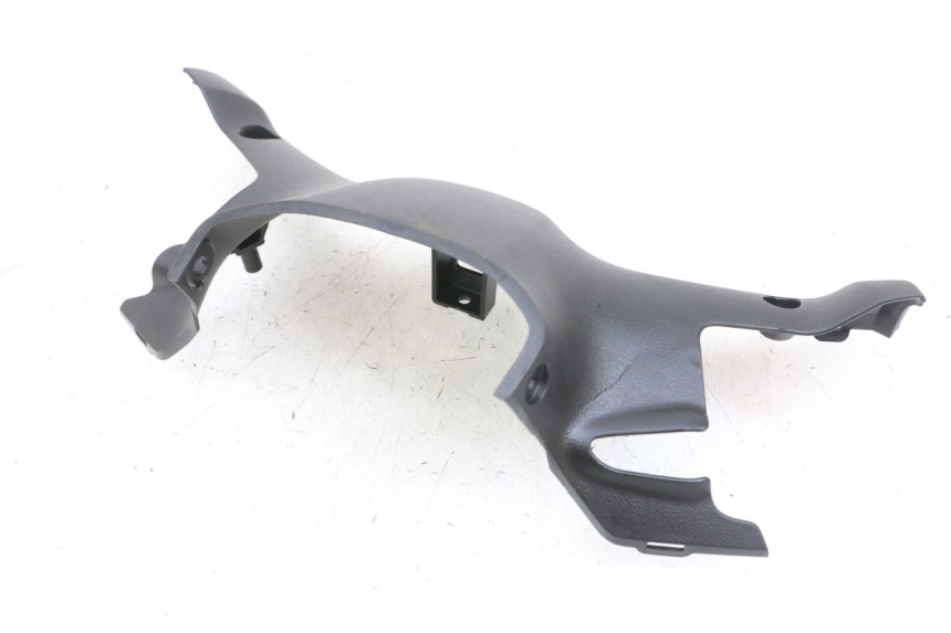 photo de OSŁONA TYLNEJ KIEROWNICY YAMAHA TRICITY 300 (2020 - 2024) - Zoom stanu zużycia