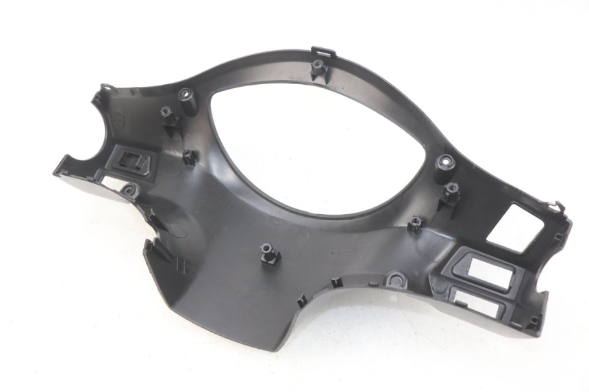 photo de OSŁONA TYLNEJ KIEROWNICY PEUGEOT TWEET 4T 50 (2018 - 2022) - Stan powierzchni