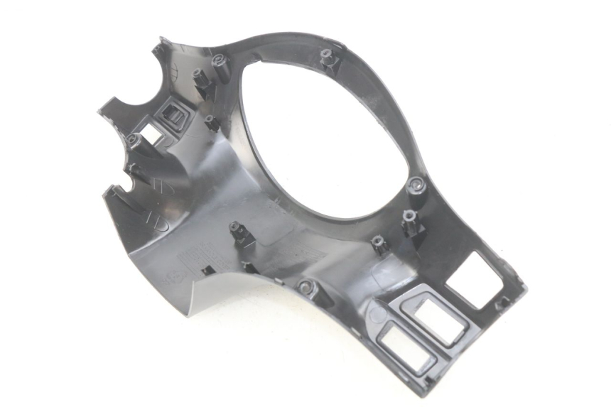 photo de OSŁONA TYLNEJ KIEROWNICY PEUGEOT TWEET ACTIVE 4T 50 (2018 - 2022) - Szczegół części