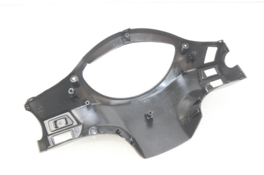 photo de OSŁONA TYLNEJ KIEROWNICY PEUGEOT TWEET ACTIVE 4T 50 (2018 - 2022) - Zoom stanu zużycia