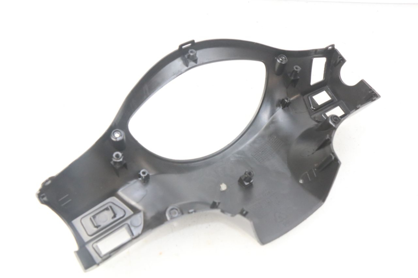 photo de OSŁONA TYLNEJ KIEROWNICY PEUGEOT TWEET ACTIVE 4T 50 (2018 - 2022) - Szczegół części