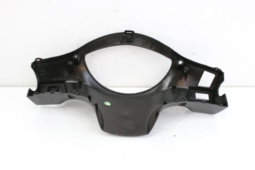 photo de OSŁONA KIEROWNICY TYLNA PEUGEOT TWEET 125 (2010 - 2017) - Zbliżenie techniczne