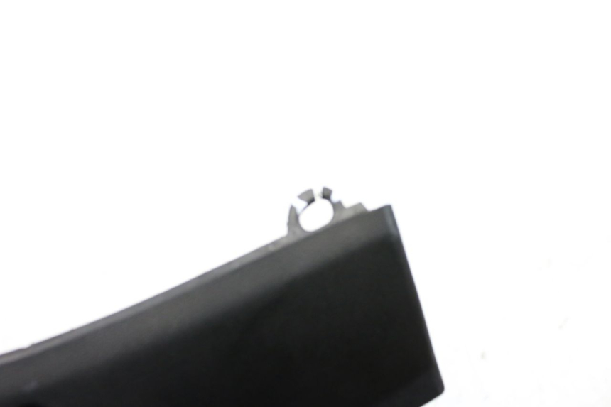 photo de OSŁONA KIEROWNICY TYLNA PEUGEOT TWEET 125 (2010 - 2017) - Widok ogólny