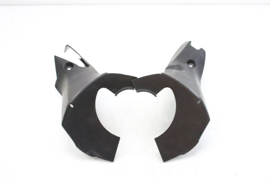 photo de OSŁONA TYLNEJ KIEROWNICY SUZUKI UH BURGMAN 125 (2002 - 2006) - Widok główny