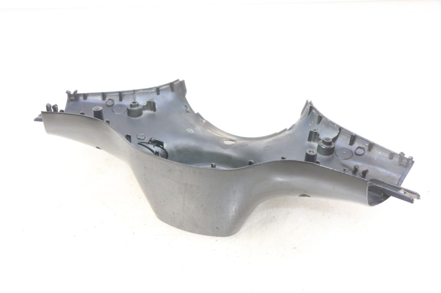 photo de OSŁONA KIEROWNICY TYLNA PIAGGIO VESPA PRIMAVERA 2T 50 (2013 - 2018) - Zoom stanu zużycia