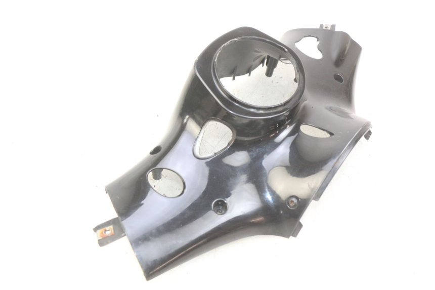 photo de OSŁONA KIEROWNICY TYLNA PIAGGIO VESPA PRIMAVERA 2T 50 (2013 - 2018) - Zoom stanu zużycia