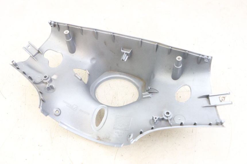 photo de OSŁONA TYLNEJ KIEROWNICY PIAGGIO VESPA PRIMAVERA 4T 50 (2021 - 2024) - Widok główny