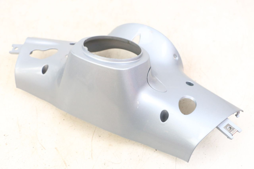 photo de OSŁONA TYLNEJ KIEROWNICY PIAGGIO VESPA PRIMAVERA 4T 50 (2021 - 2024) - Widok ogólny