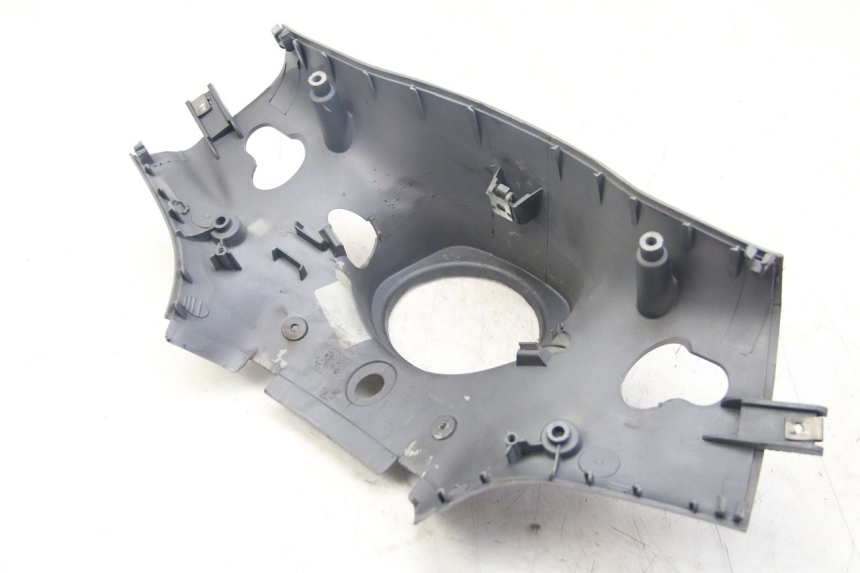 photo de OSŁONA KIEROWNICY TYLNA PIAGGIO VESPA SPRINT 2T 50 (2014 - 2018) - Inny kąt widzenia