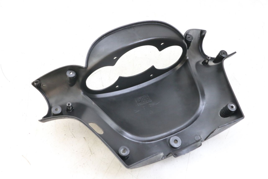 photo de OSŁONA KIEROWNICY TYLNA YAMAHA YP MAJESTY 125 (2002 - 2006) - Zoom stanu zużycia