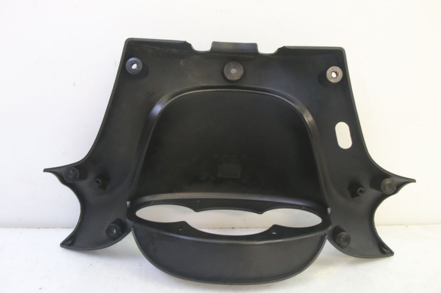 photo de OSŁONA KIEROWNICY TYLNA YAMAHA YP MAJESTY 125 (2002 - 2006) - Zbliżenie techniczne