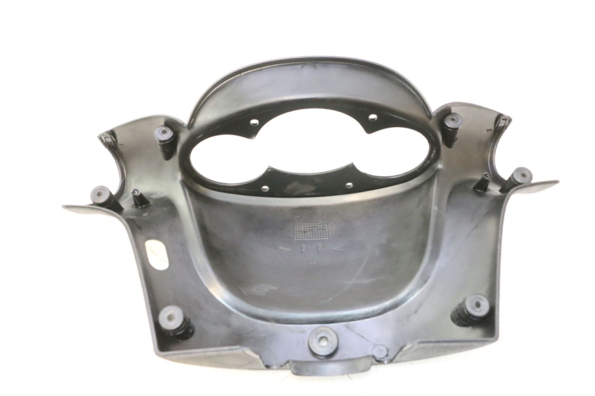 photo de OSŁONA KIEROWNICY TYLNA YAMAHA YP MAJESTY 125 (1998 - 2001) - Inny kąt widzenia