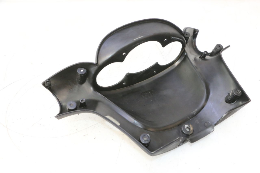 photo de OSŁONA KIEROWNICY TYLNA YAMAHA YP MAJESTY 125 (1998 - 2001) - Inny kąt widzenia