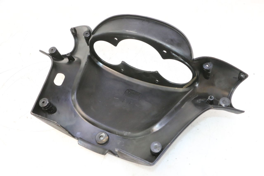 photo de OSŁONA KIEROWNICY TYLNA YAMAHA YP MAJESTY 125 (1998 - 2001) - Zbliżenie techniczne