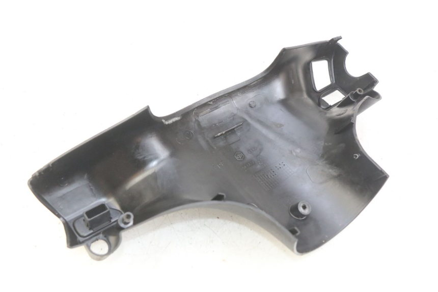 photo de OSŁONA TYLNEJ KIEROWNICY PIAGGIO ZIP 4T 50 (2018 - 2020) - Zbliżenie techniczne