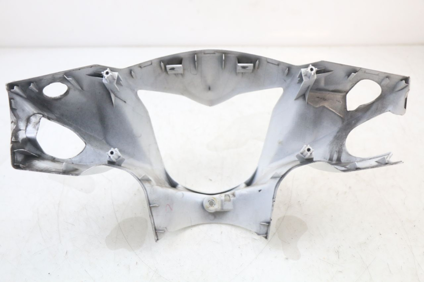 photo de OSŁONA KIEROWNICY PRZEDNIA SUZUKI ADDRESS 110 (2015 - 2020) - Oznaczenia i referencje