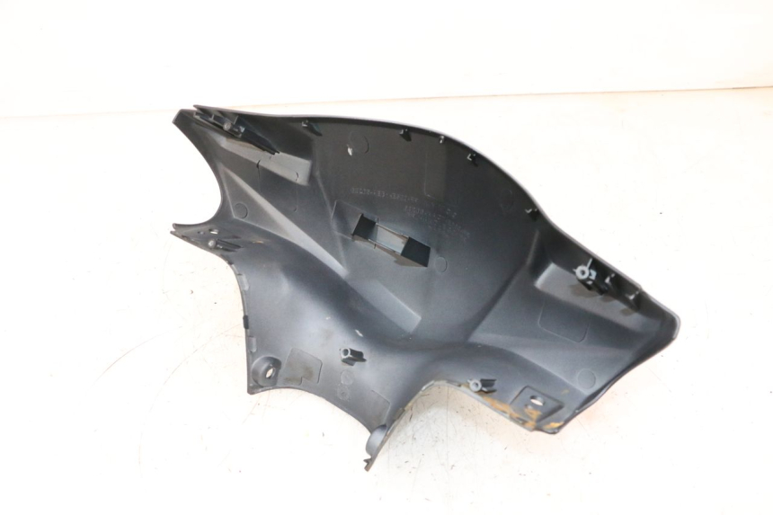 photo de OSŁONA KIEROWNICY PRZEDNIA KYMCO AGILITY 4T 50 (2018 - 2022) - Szczegół części