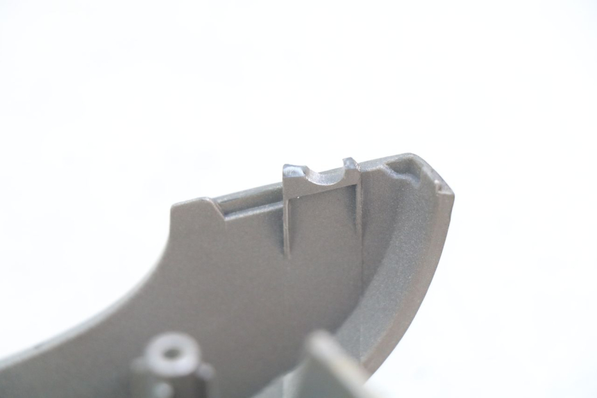 photo de OSŁONA KIEROWNICY PRZEDNIA ECCITY ARTELEC 670 1 (2013 - 2017) - Szczegół części