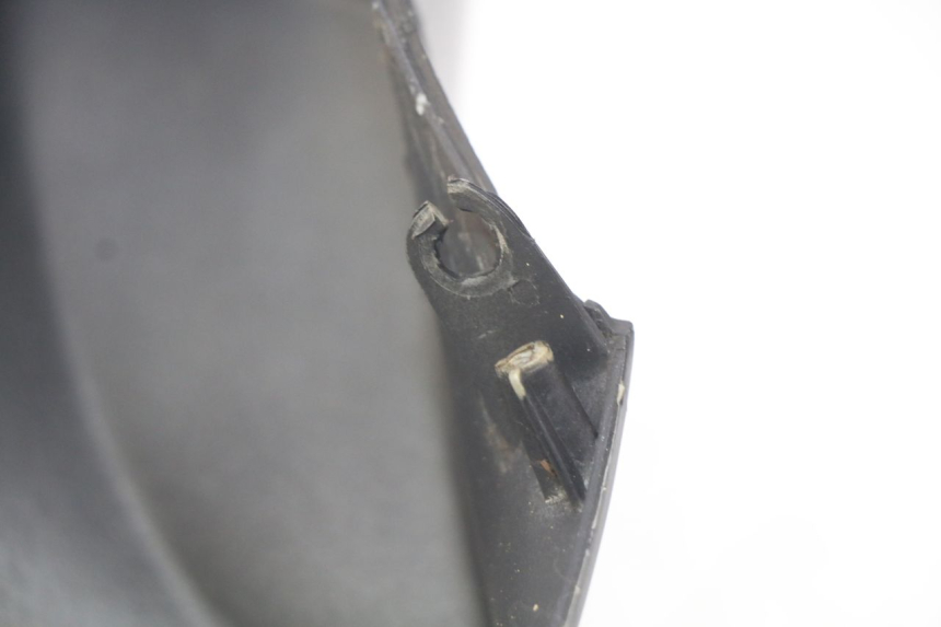 photo de OSŁONA KIEROWNICY PRZEDNIA PIAGGIO BEVERLY 125 (2010 - 2015) - Inny kąt widzenia