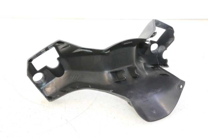 photo de OSŁONA KIEROWNICY PRZEDNIA SUZUKI BURGMAN 125 (2007 - 2014) - Zbliżenie techniczne