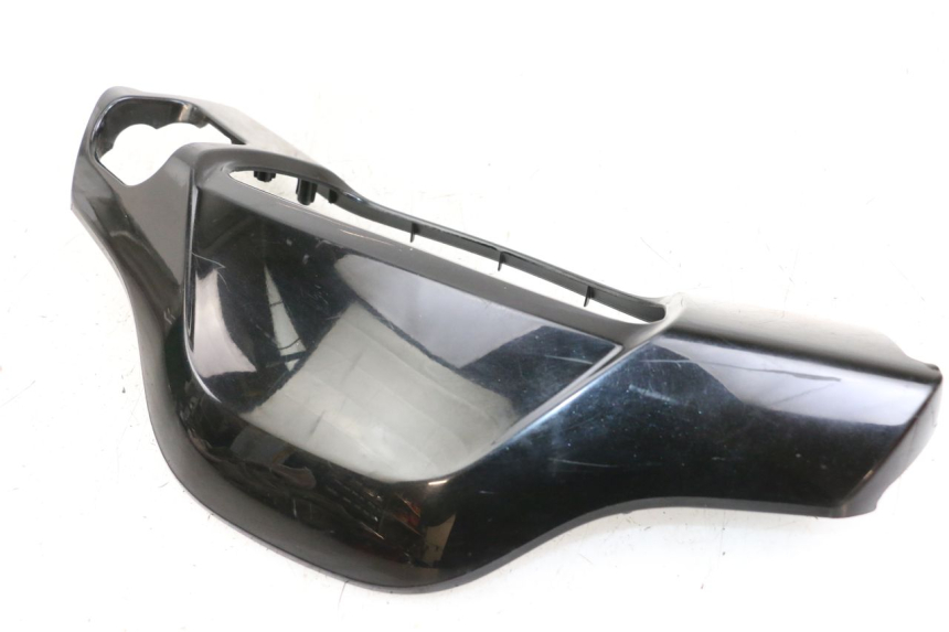 photo de OSŁONA KIEROWNICY PRZEDNIA YAMAHA BW'S 50 (2004 - 2017) - Szczegół części