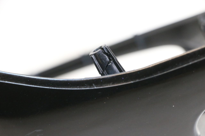 photo de OSŁONA KIEROWNICY PRZEDNIA YAMAHA BW'S 50 (2004 - 2017) - Zbliżenie techniczne