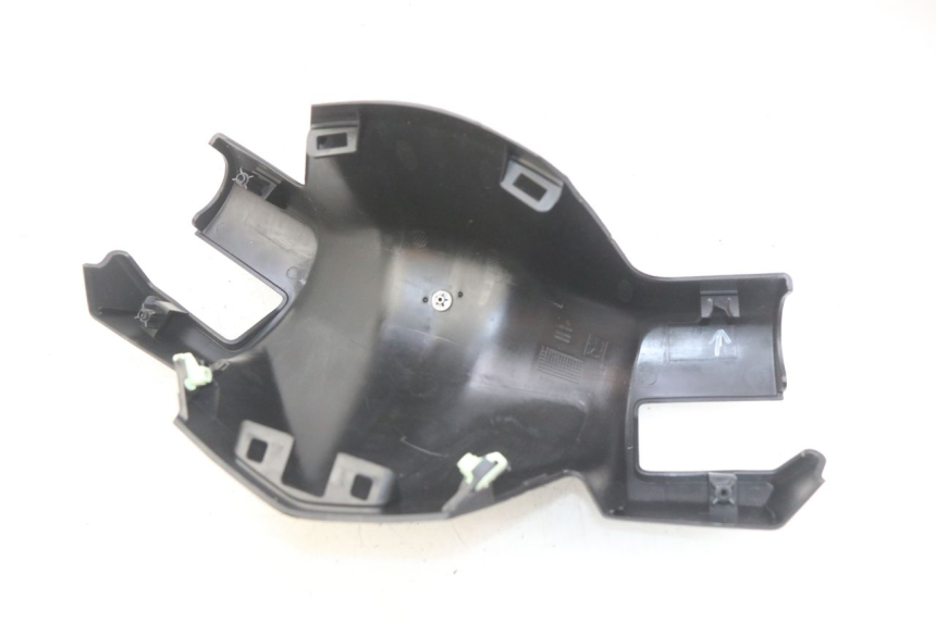 photo de OSŁONA KIEROWNICY PRZEDNIA PEUGEOT CITYSTAR 125 (2011 - 2017) - Zbliżenie techniczne