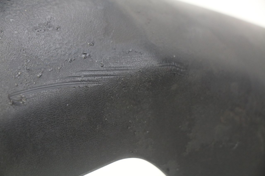 photo de OSŁONA KIEROWNICY PRZEDNIA PEUGEOT CITYSTAR 50 (2013 - 2017) - Zoom stanu zużycia