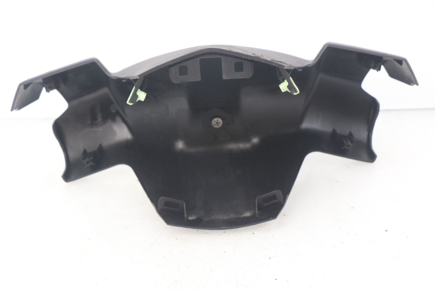 photo de OSŁONA KIEROWNICY PRZEDNIA PEUGEOT CITYSTAR 50 (2013 - 2017) - Zbliżenie techniczne