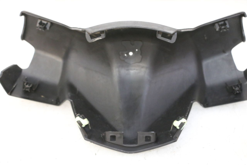 photo de OSŁONA KIEROWNICY PRZEDNIA PEUGEOT CITYSTAR 50 (2013 - 2017) - Zoom stanu zużycia