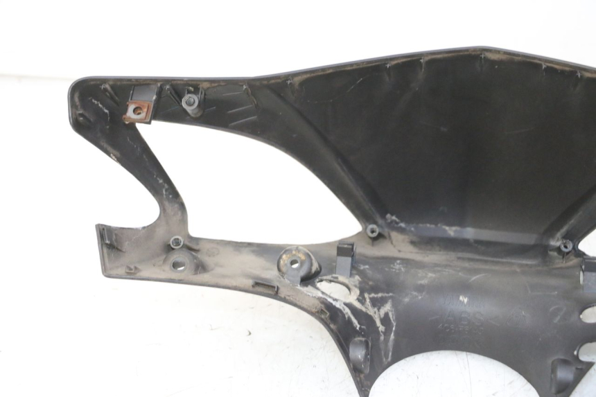 photo de OSŁONA KIEROWNICY PRZEDNIA YAMAHA CYGNUS X INJECTION 125 (2007 - 2013) - Zbliżenie techniczne