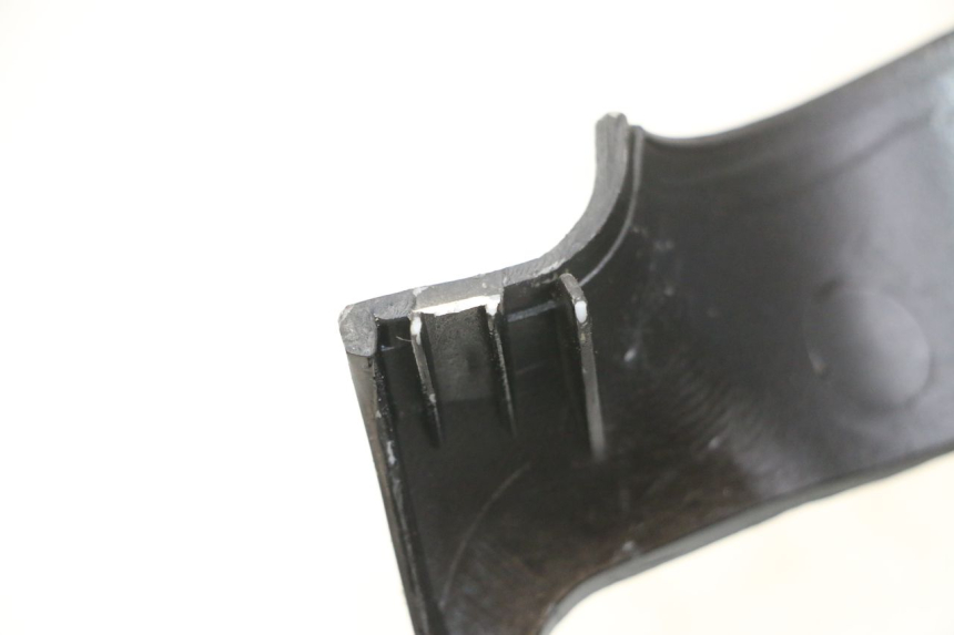 photo de OSŁONA KIEROWNICY PRZEDNIA DAELIM BESBI 125 (2007 - 2008) - Punkty mocowania