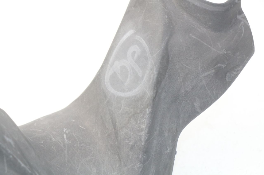 photo de OSŁONA KIEROWNICY PRZEDNIA KYMCO DINK STREET 125 (2009 - 2014) - Zbliżenie techniczne