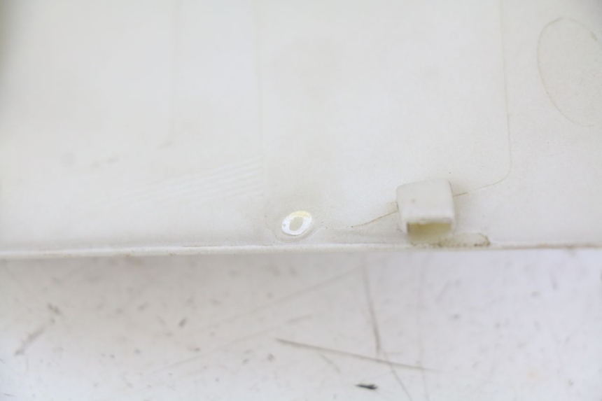 photo de OSŁONA KIEROWNICY PRZEDNIA PEUGEOT E-VIVACITY 1 (2012 - 2018) - Zoom stanu zużycia