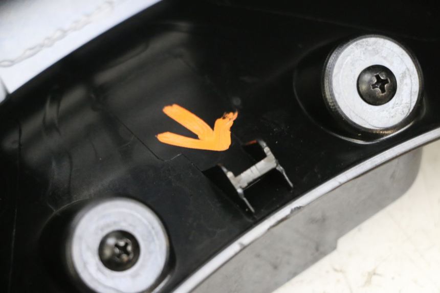 photo de OSŁONA KIEROWNICY PRZEDNIA SEGWAY NINEBOT E125S 1 (2022 - 2026) - Zbliżenie techniczne