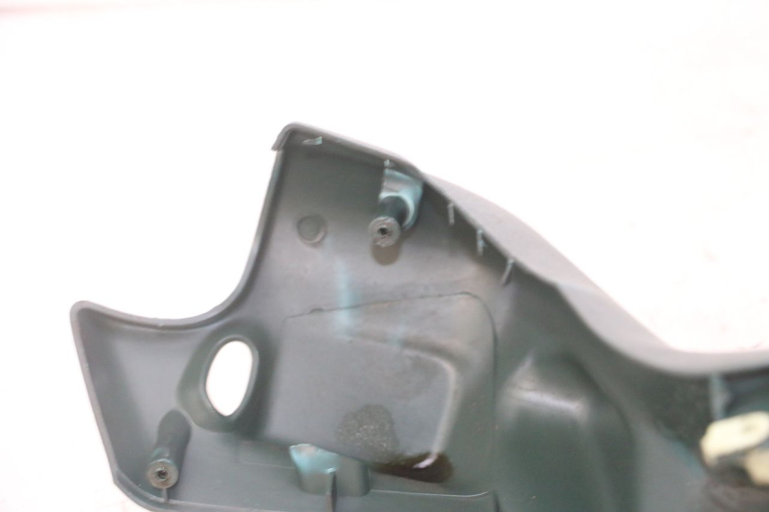 photo de OSŁONA KIEROWNICY PRZEDNIA PEUGEOT ELYSEO 125 (1999 - 2004) - Stan powierzchni