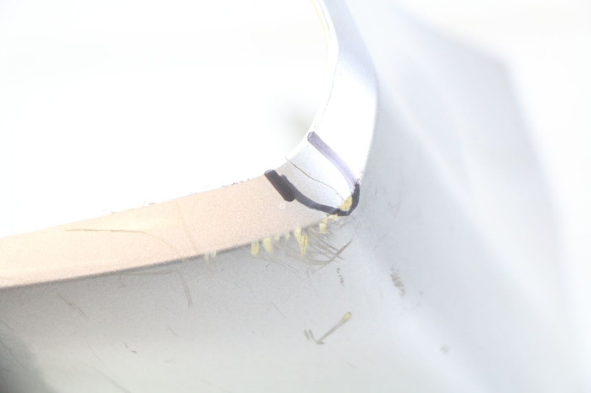 photo de OSŁONA KIEROWNICY PRZEDNIA HONDA FES PANTHEON 125 (2003 - 2007) - Szczegół części