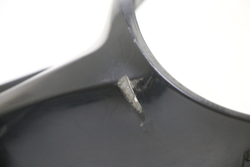 photo de OSŁONA KIEROWNICY PRZEDNIA SYM FIDDLE 2 S 125 (2012 - 2014) - Zoom stanu zużycia