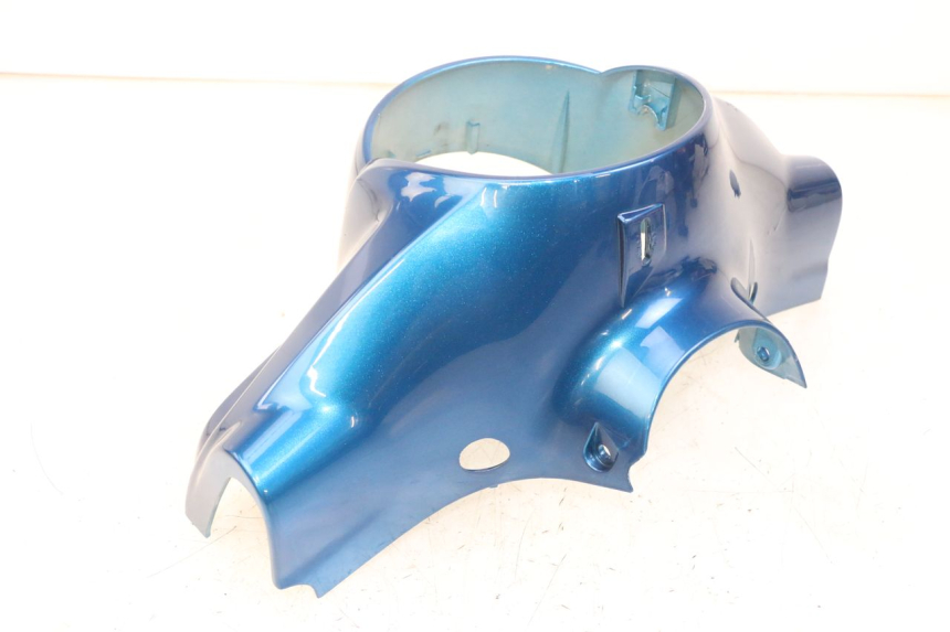 photo de OSŁONA KIEROWNICY PRZEDNIA SYM FIDDLE 125 (2008 - 2010) - Szczegół części