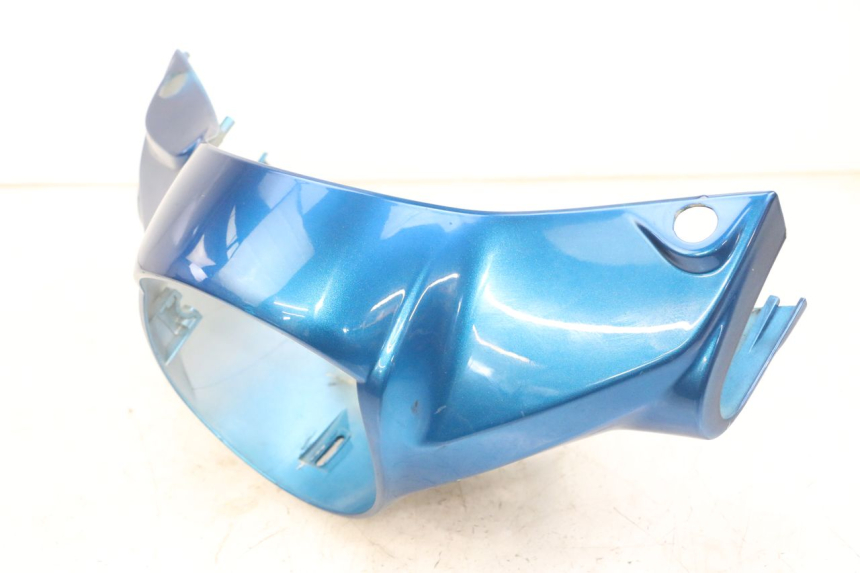 photo de OSŁONA KIEROWNICY PRZEDNIA SYM FIDDLE 125 (2008 - 2010) - Zbliżenie techniczne