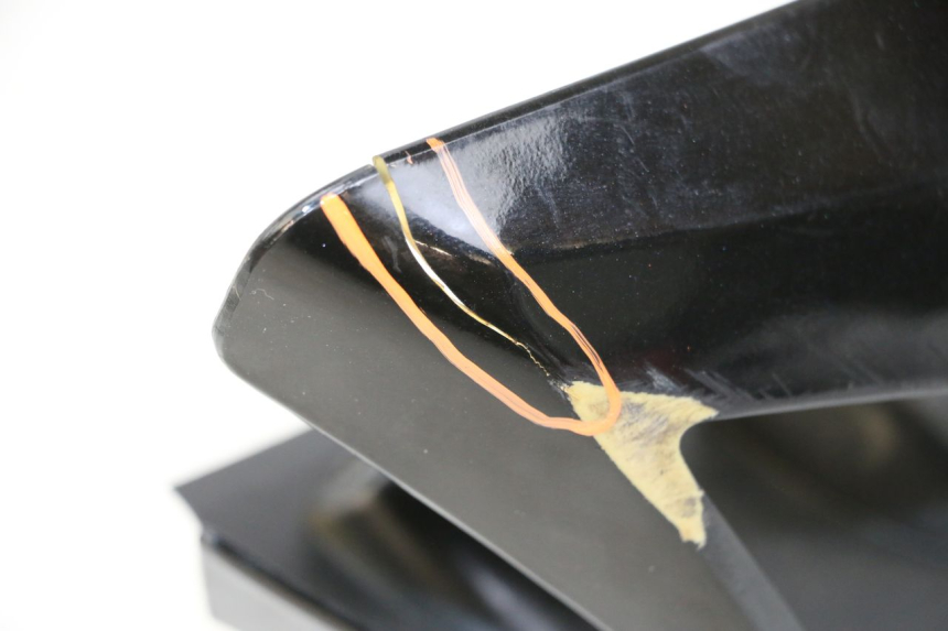 photo de OSŁONA KIEROWNICY PRZEDNIA MBK FLAME X 125 (2007 - 2016) - Zoom stanu zużycia