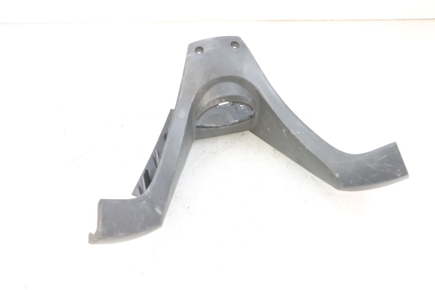 photo de OSŁONA KIEROWNICY PRZEDNIA SYM GTS EVO 125 (2009 - 2013) - Zbliżenie techniczne