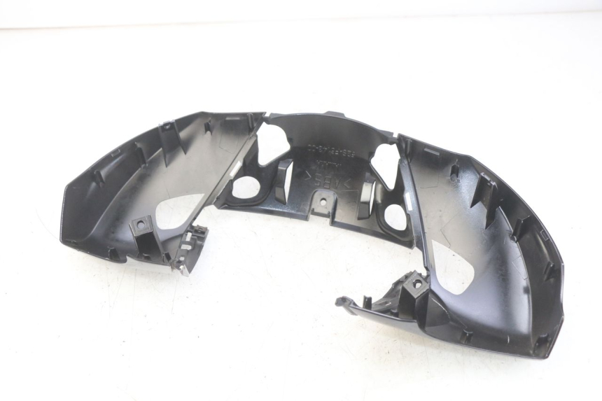 photo de OSŁONA KIEROWNICY PRZEDNIA YAMAHA HW XENTER 125 (2011 - 2017) - Zoom stanu zużycia