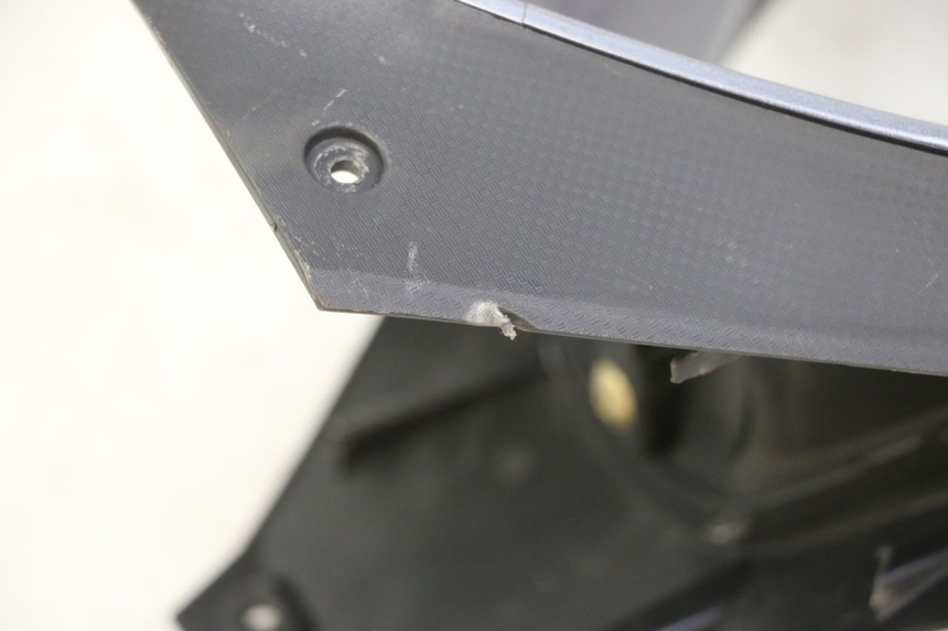 photo de OSŁONA KIEROWNICY PRZEDNIA SYM JOYMAX 125 (2010 - 2017) - Oznaczenia i referencje