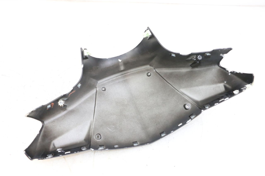 photo de OSŁONA KIEROWNICY PRZEDNIA PEUGEOT KISBEE 2T 50 (2018 - 2022) - Stan powierzchni