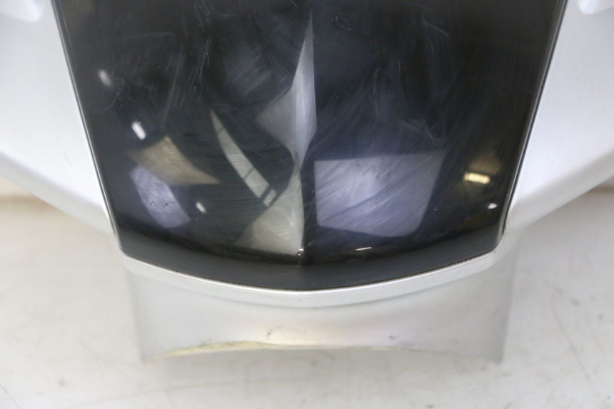 photo de OSŁONA KIEROWNICY PRZEDNIA PEUGEOT KISBEE 2T 50 (2010 - 2017) - Szczegóły charakterystyczne