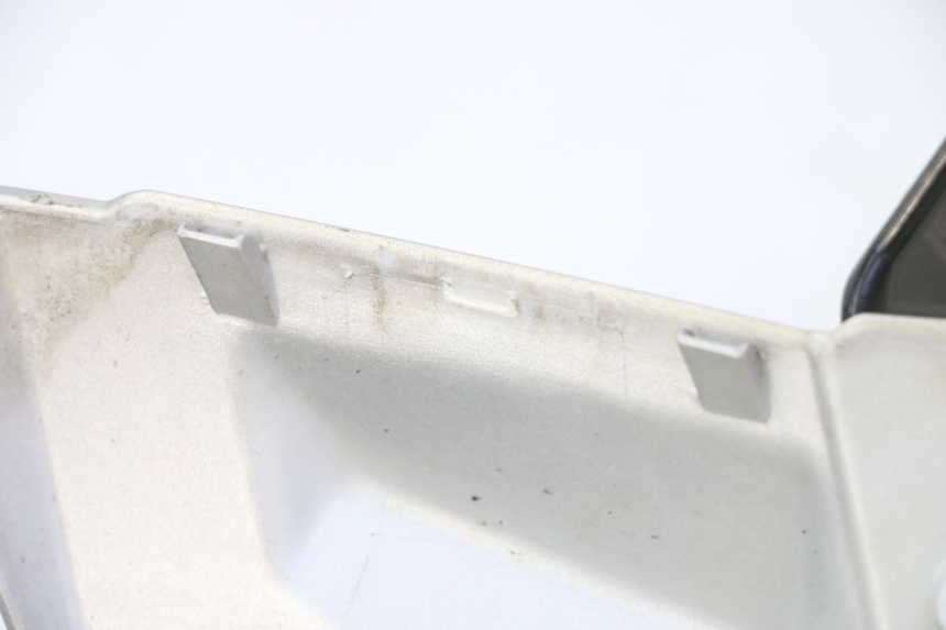 photo de OSŁONA KIEROWNICY PRZEDNIA PEUGEOT KISBEE 2T 50 (2010 - 2017) - Zoom stanu zużycia