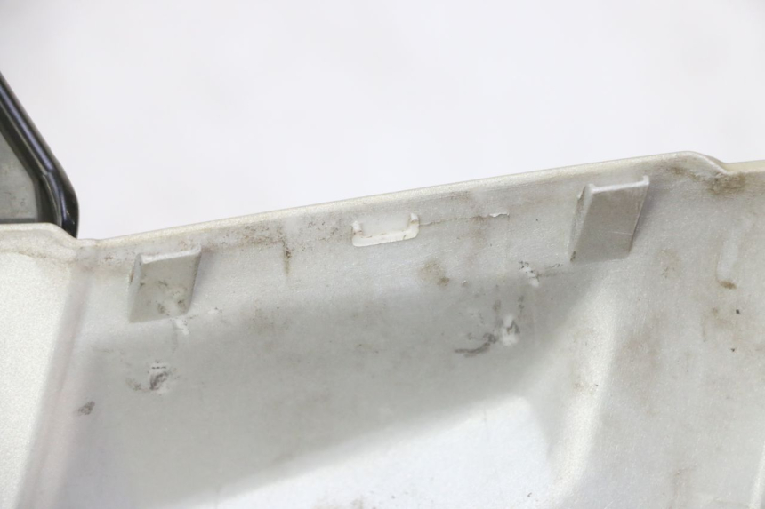 photo de OSŁONA KIEROWNICY PRZEDNIA PEUGEOT KISBEE 2T 50 (2010 - 2017) - Inny kąt widzenia