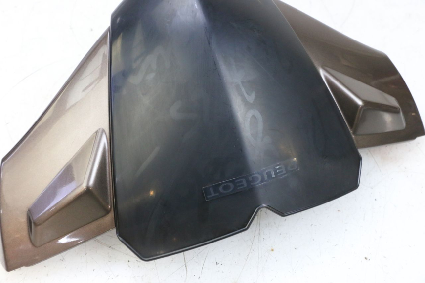 photo de OSŁONA KIEROWNICY PRZEDNIA PEUGEOT KISBEE 2T 50 (2010 - 2017) - Zoom stanu zużycia